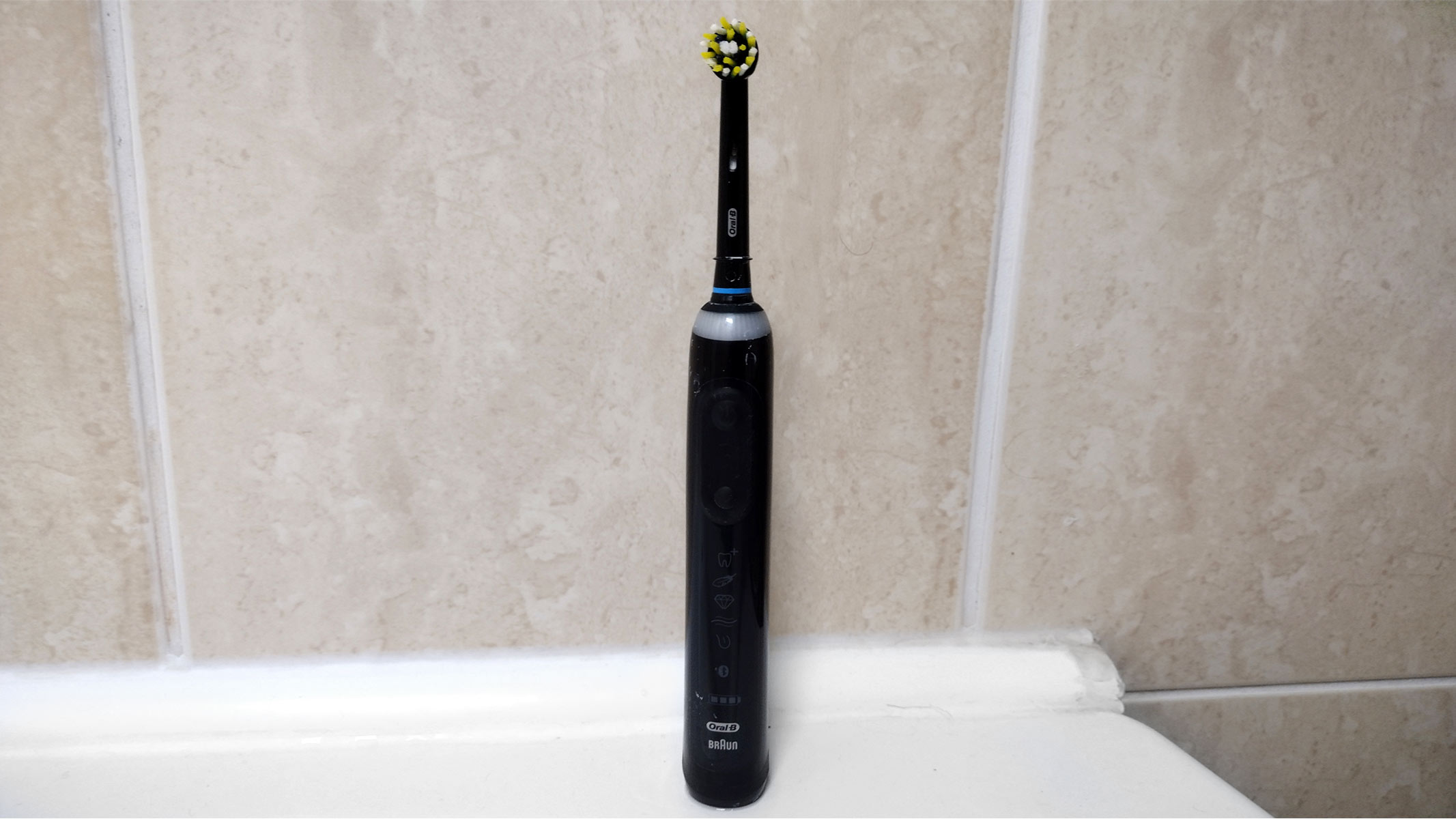 Details of the Oral-B Genius X electric toothbrush