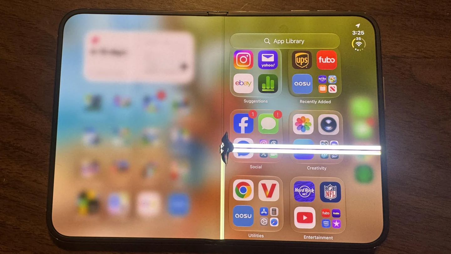 iPhone Duo screen crack