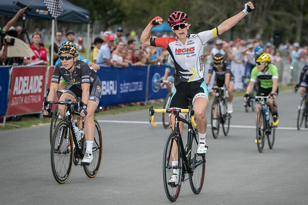 Kimberly Wells (High5 Dream Team) wins the finale stage 4