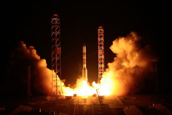 Proton Rocket Launches SatMex 8 