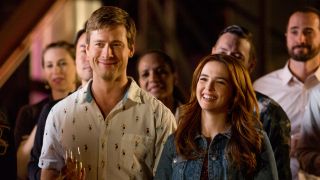 Glen Powell and Zoey Deutch in Set It Up