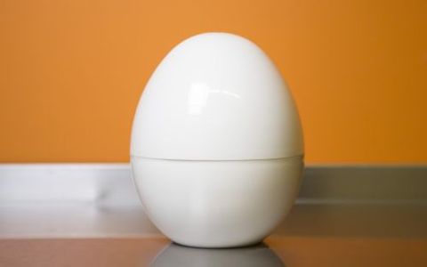 White Dishwasher Safe-Up to 4 Eggs 5” D x 6” H HOME-X Microwave Egg Boiler Chicken Design for Hard-Boiled or Soft-Boiled Eggs Egg Microwave Cooker No Piercing Required 
