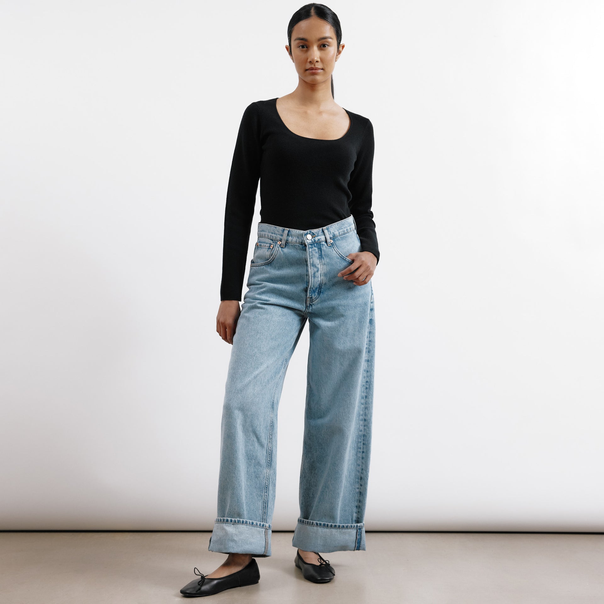 Light Wash Turn Up Jeans - 8