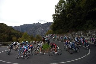 Riders negotiate the twisting Giro di Lombardia roads.