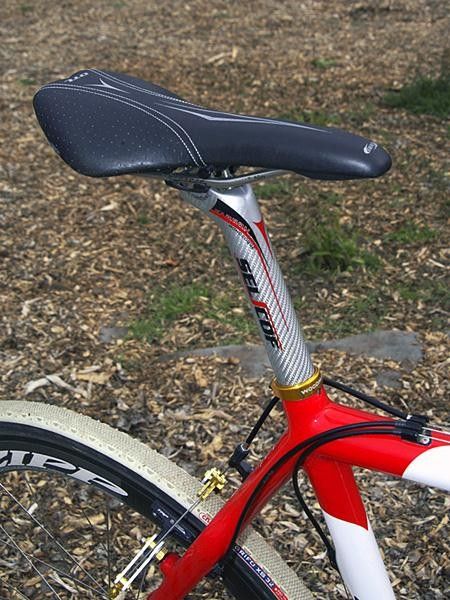 The surprisingly cushy BBB UltraBase DTL saddle provides Parbo with a soft landing when remounting the bike.