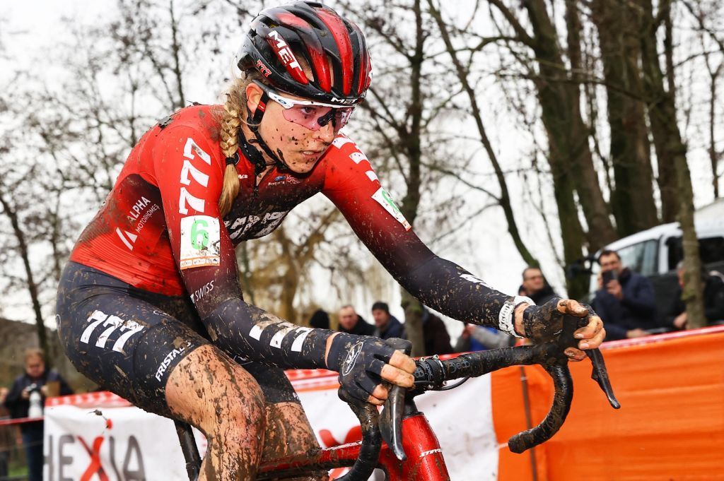 Dutch Aniek Van Alphen pictured in action during the women elite race at the cyclocross cycling event in Gullegem on Saturday 06 January 2024.
BELGA PHOTO DAVID PINTENS (Photo by DAVID PINTENS / BELGA MAG / Belga via AFP)