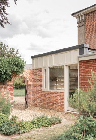 The Garden Studio (Norfolk) by Brisco Loran and James Alder Architect