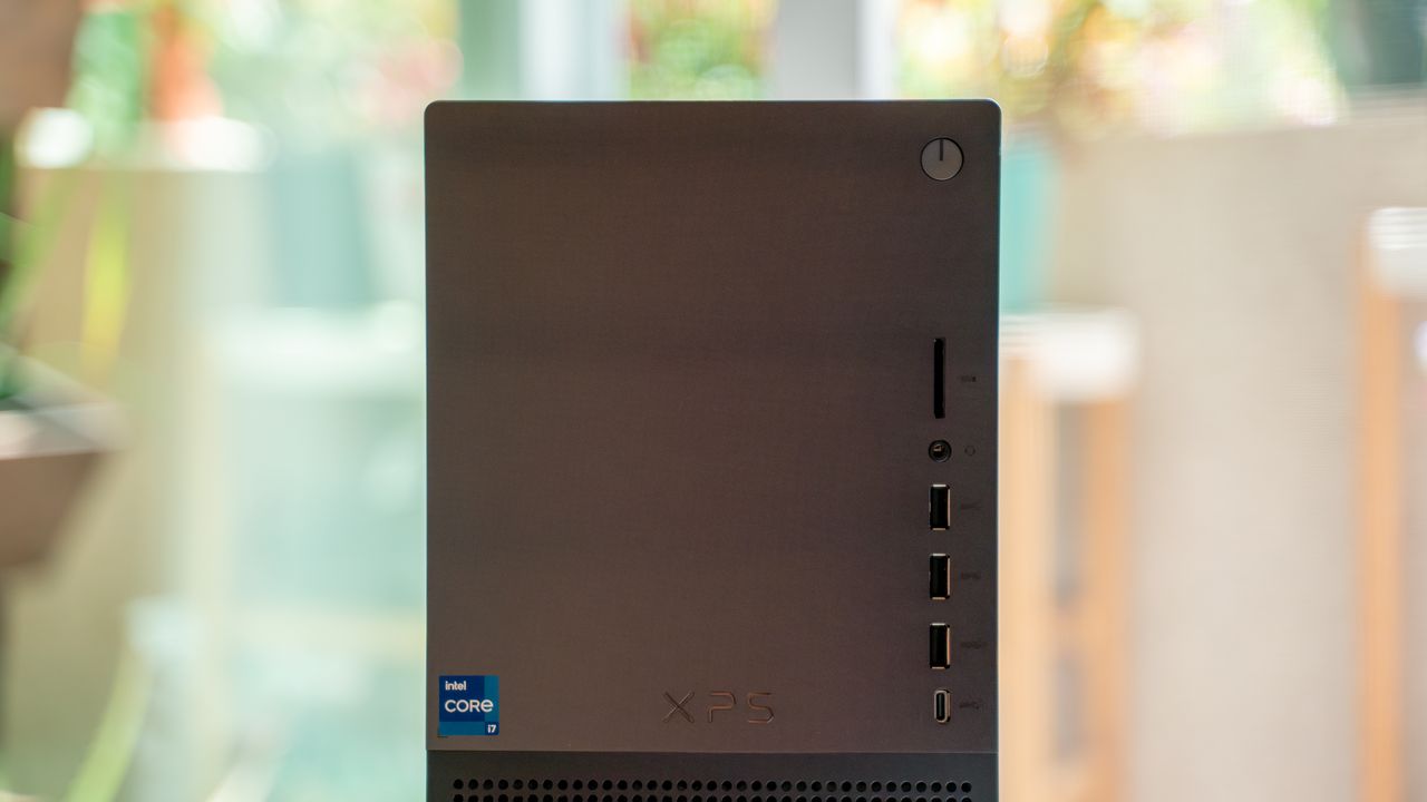 Dell XPS Desktop (8960) on a table