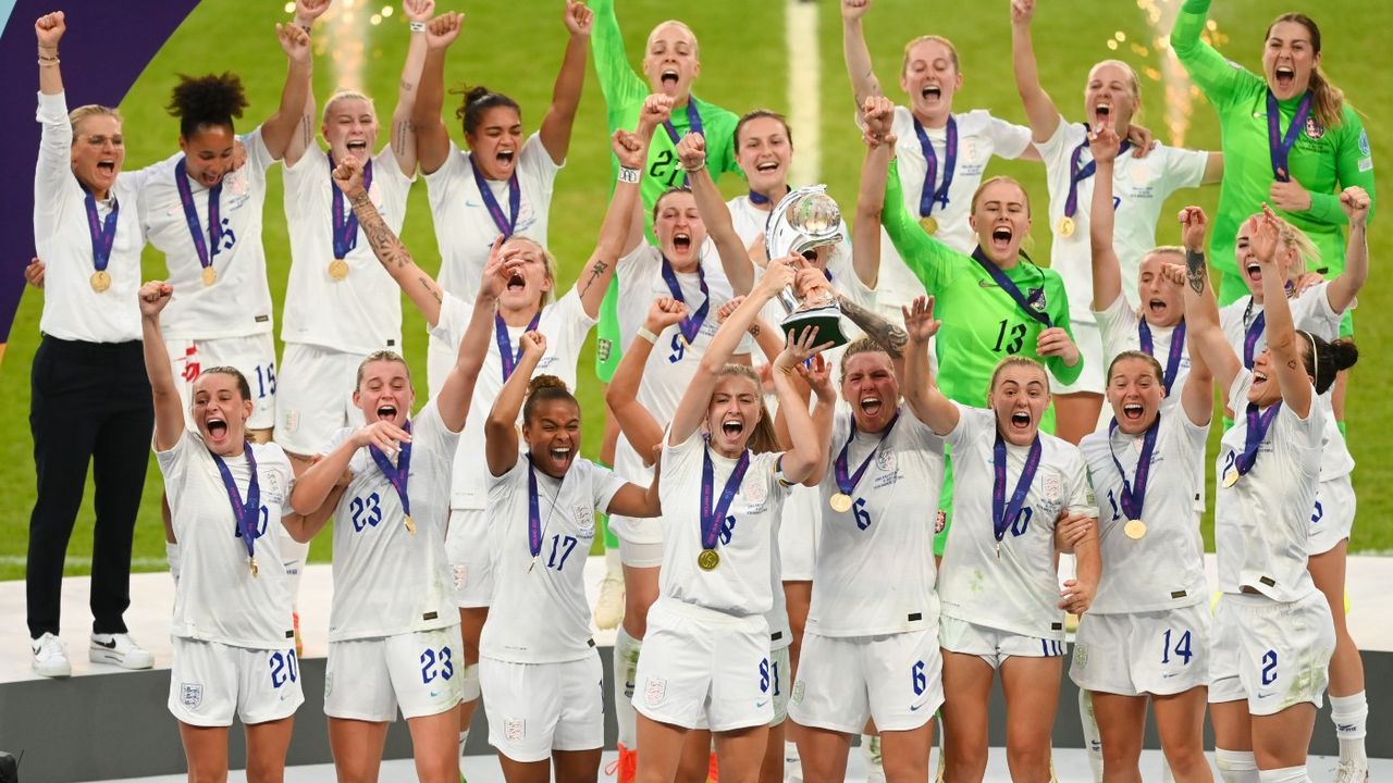 England captain Leah Williamson lifts the trophy at Wembley  