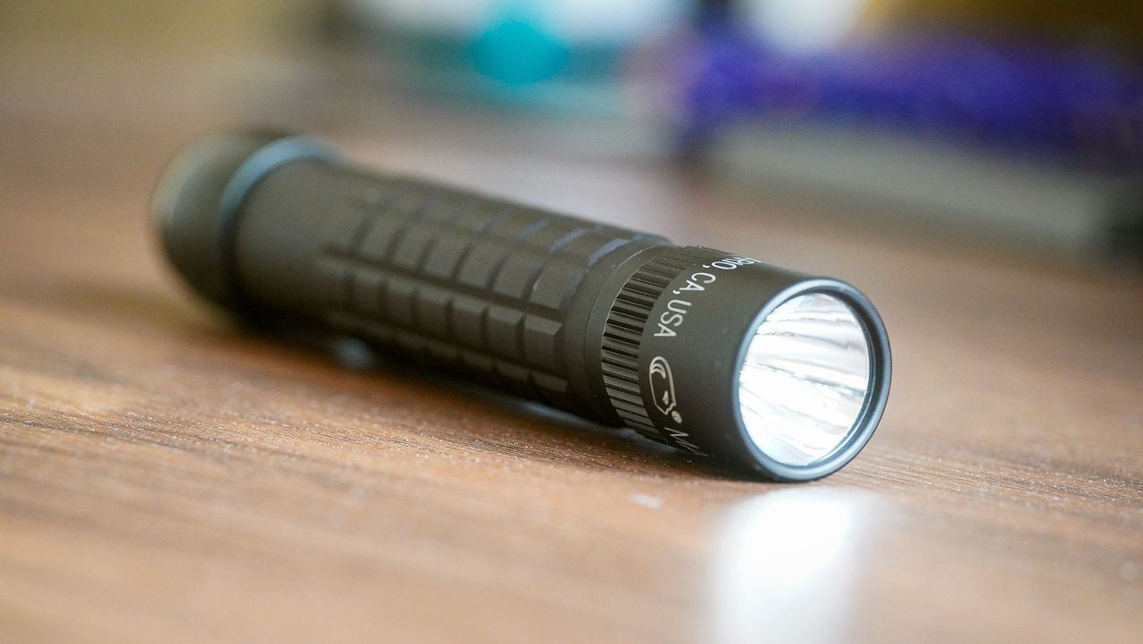 Maglite MAG-TAC Rechargeable LED Torch review