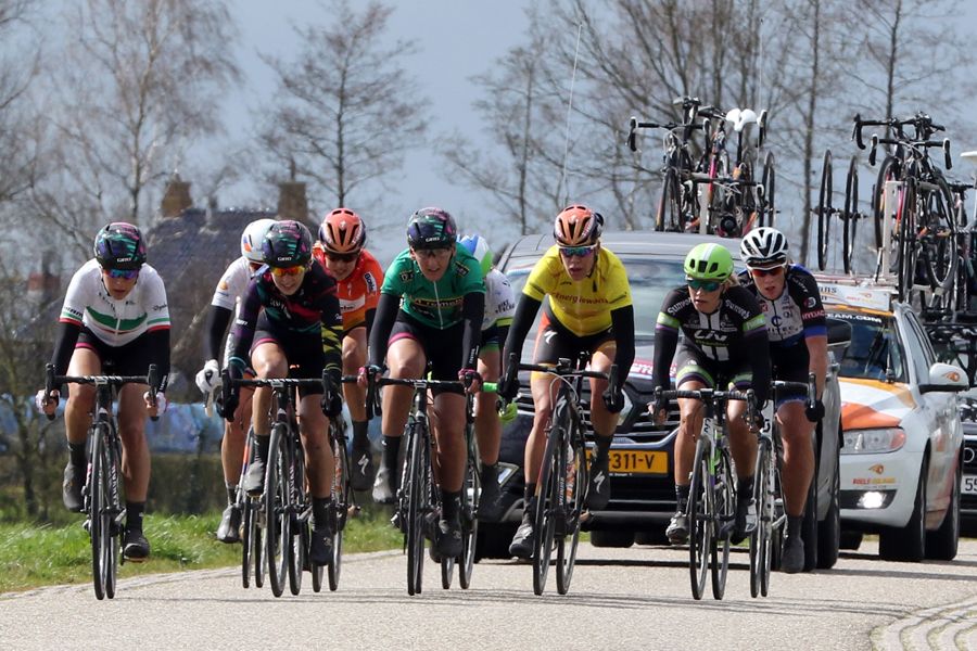 Ellen van Dijk in yellow, Lisa Brennauer in the green jersey