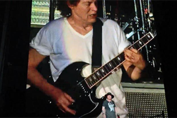 Riff Raff: AC/DC's Angus Young Joins Guns N' Roses Onstage in Australia ...