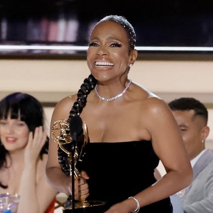 Sheryl Lee Ralph accepts Emmy Award 2022