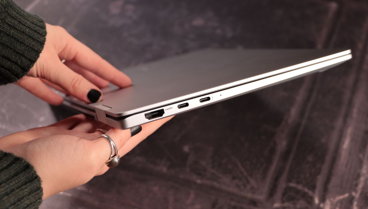 Samsung Galaxy Book2 360 ports