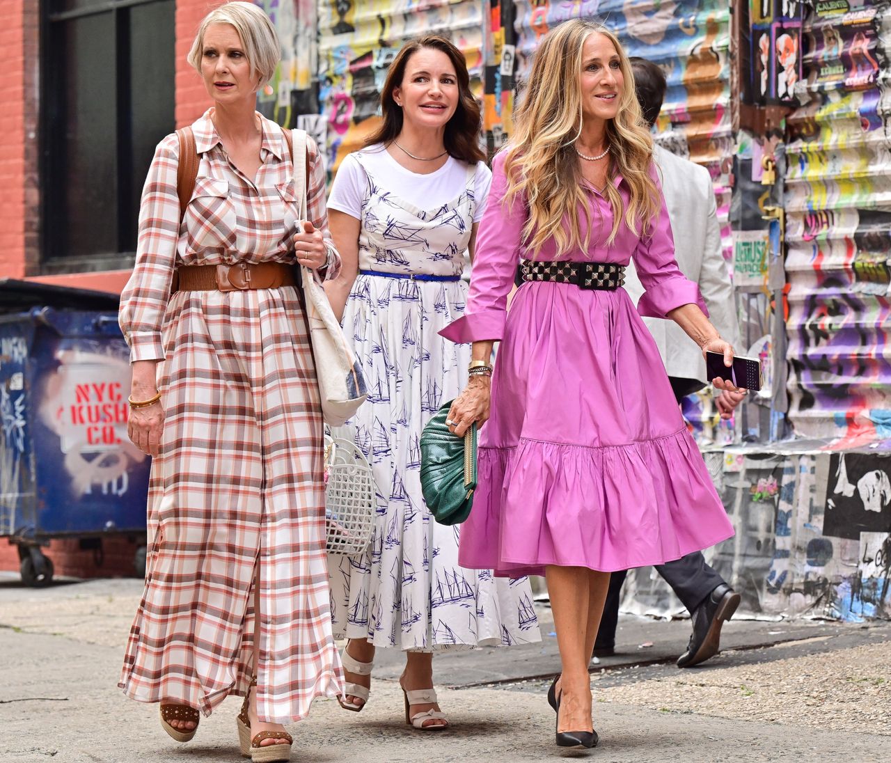 NEW YORK, NEW YORK - JULY 20: Cynthia Nixon, Kristin Davis and Sarah Jessica Parker seen on the set of