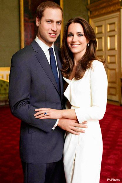 Kate Middleton wears high street dress in official engagement photo by Mario Testino