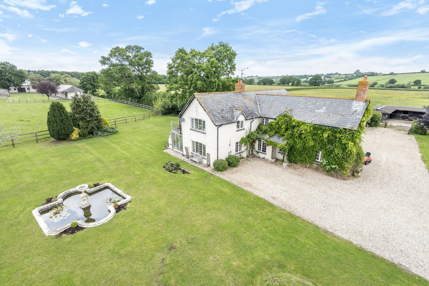 Hewingbere-Cottage-scaled-e1599473384514.jpg