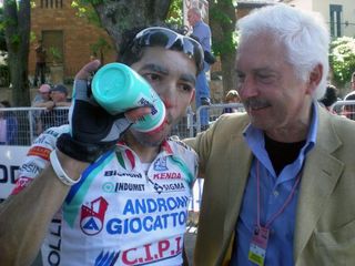 Jose Serpa (Androni Giocattoli) and team manager Gianni Savio at the finish in Orvieto.