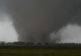 Storm Chaser Catches Terrifying Dallas Tornadoes | Live Science