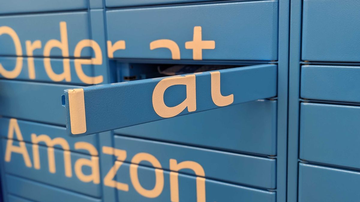 Amazon Locker open