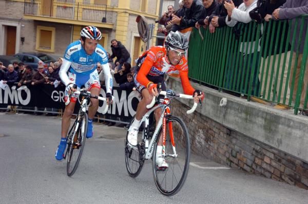 Garzelli's determination saw him pull back eight seconds on Scarponi's (left) overall lead