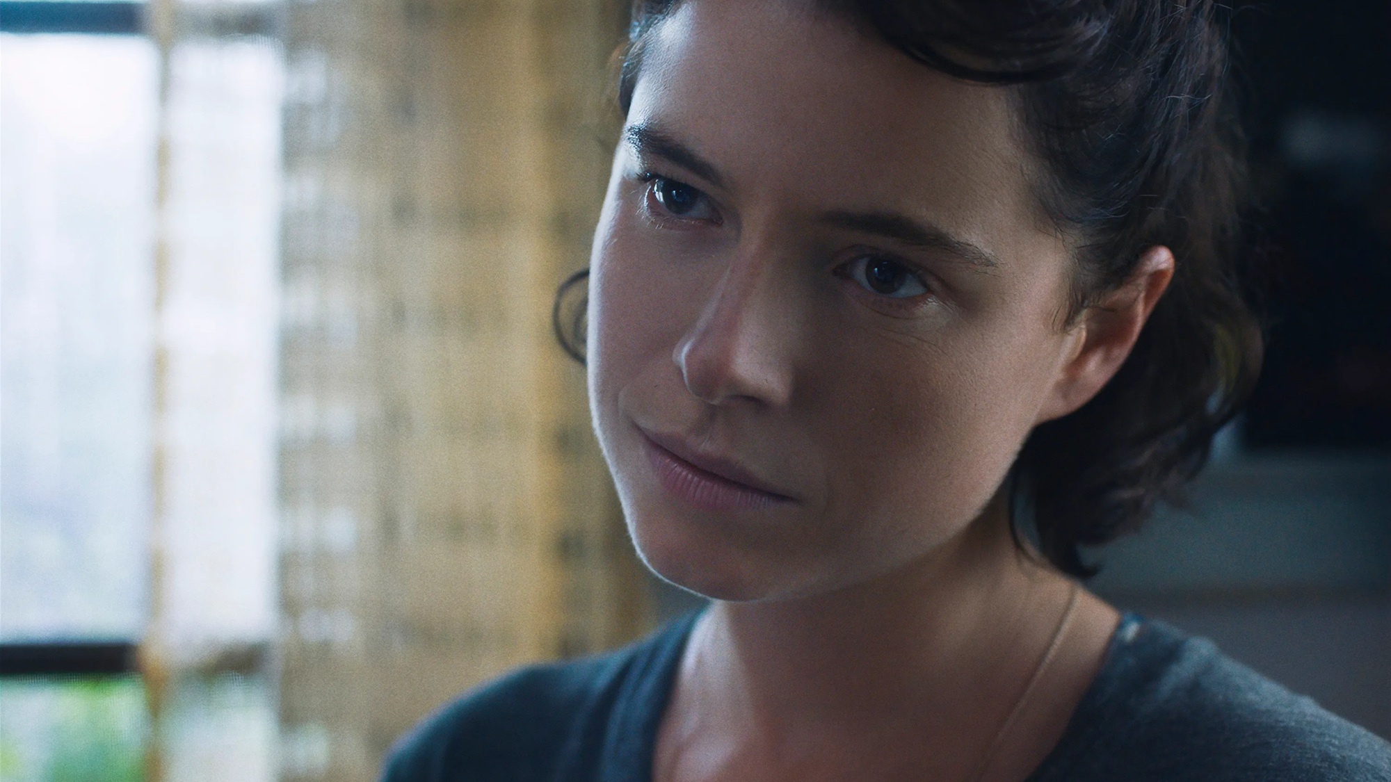 Jessie Buckley in The Lost Daughter