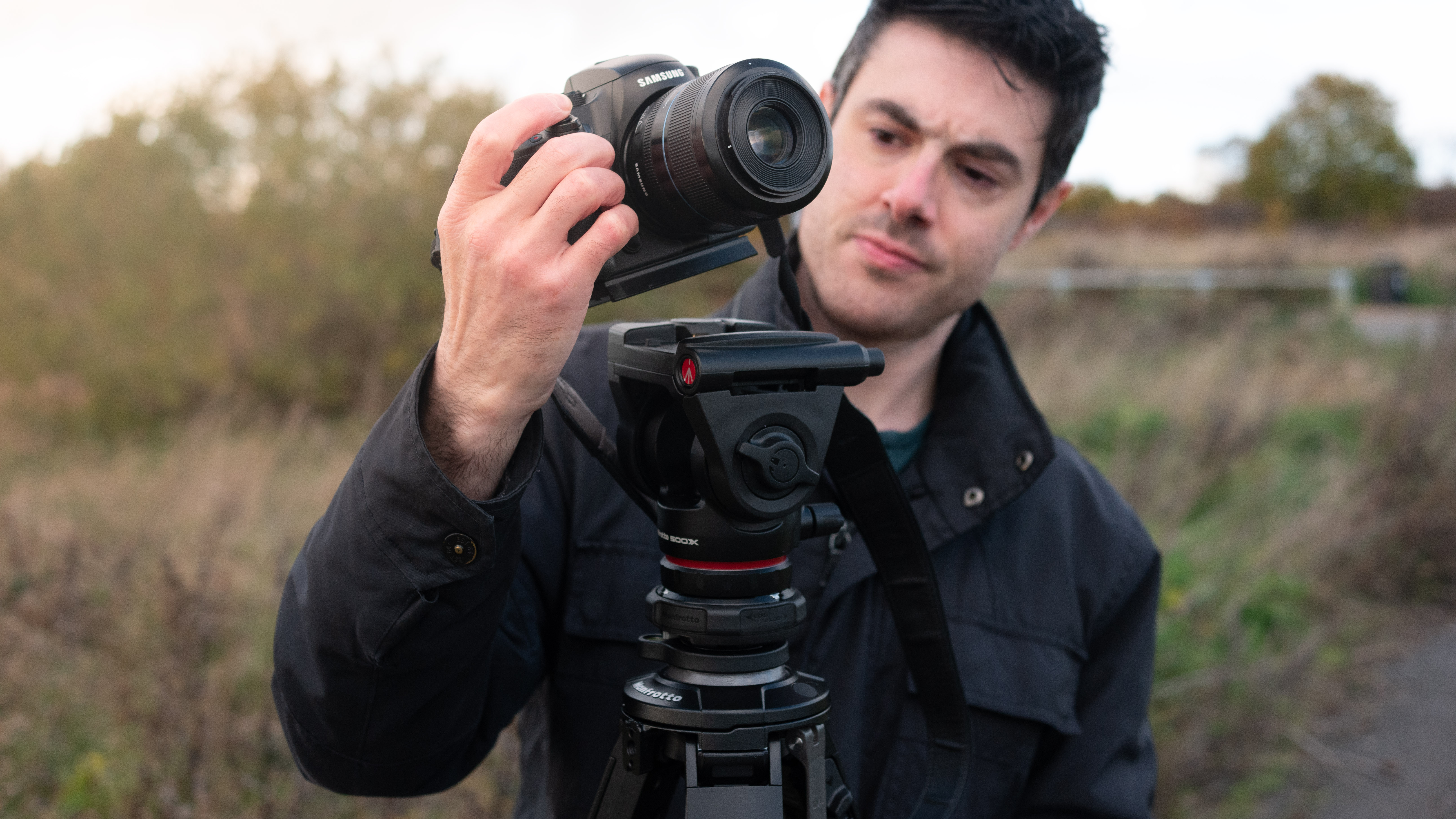 Гибридный штатив Manfrotto One снаружи