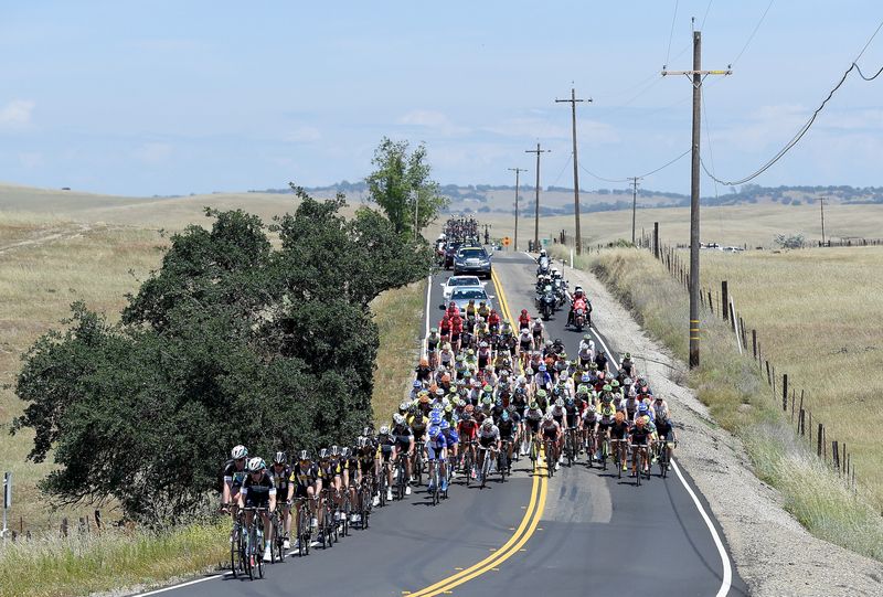 Etixx-Quick Step leading the chase of the four man breakaway