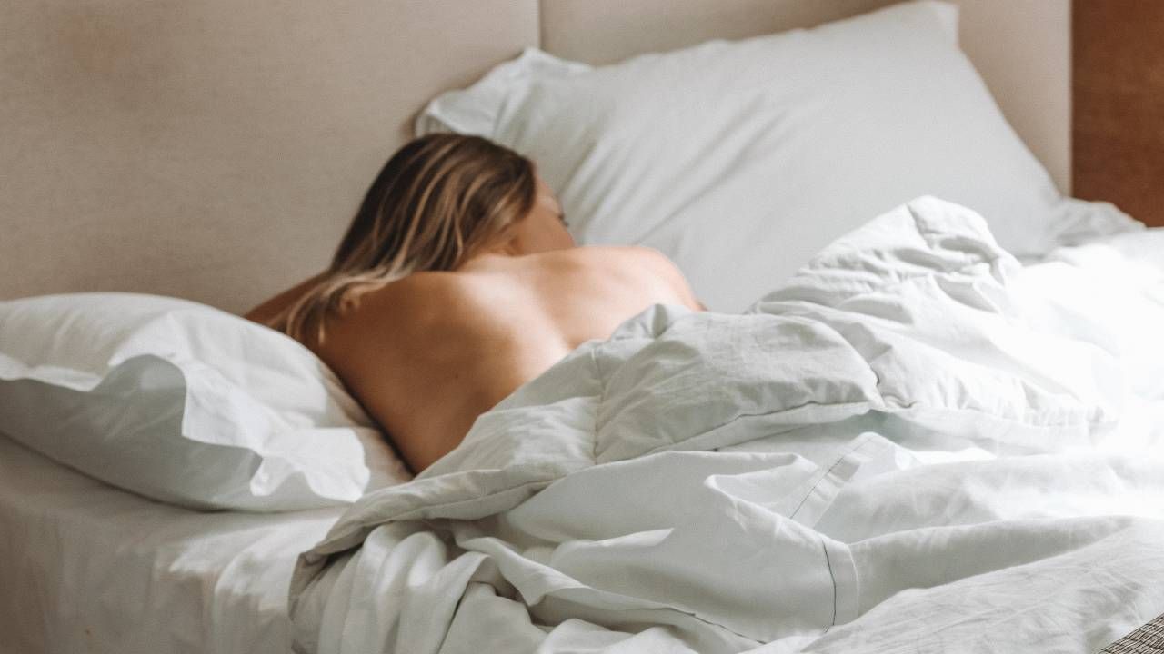 Sleeping naked for SAD, sleep &amp; wellness tips