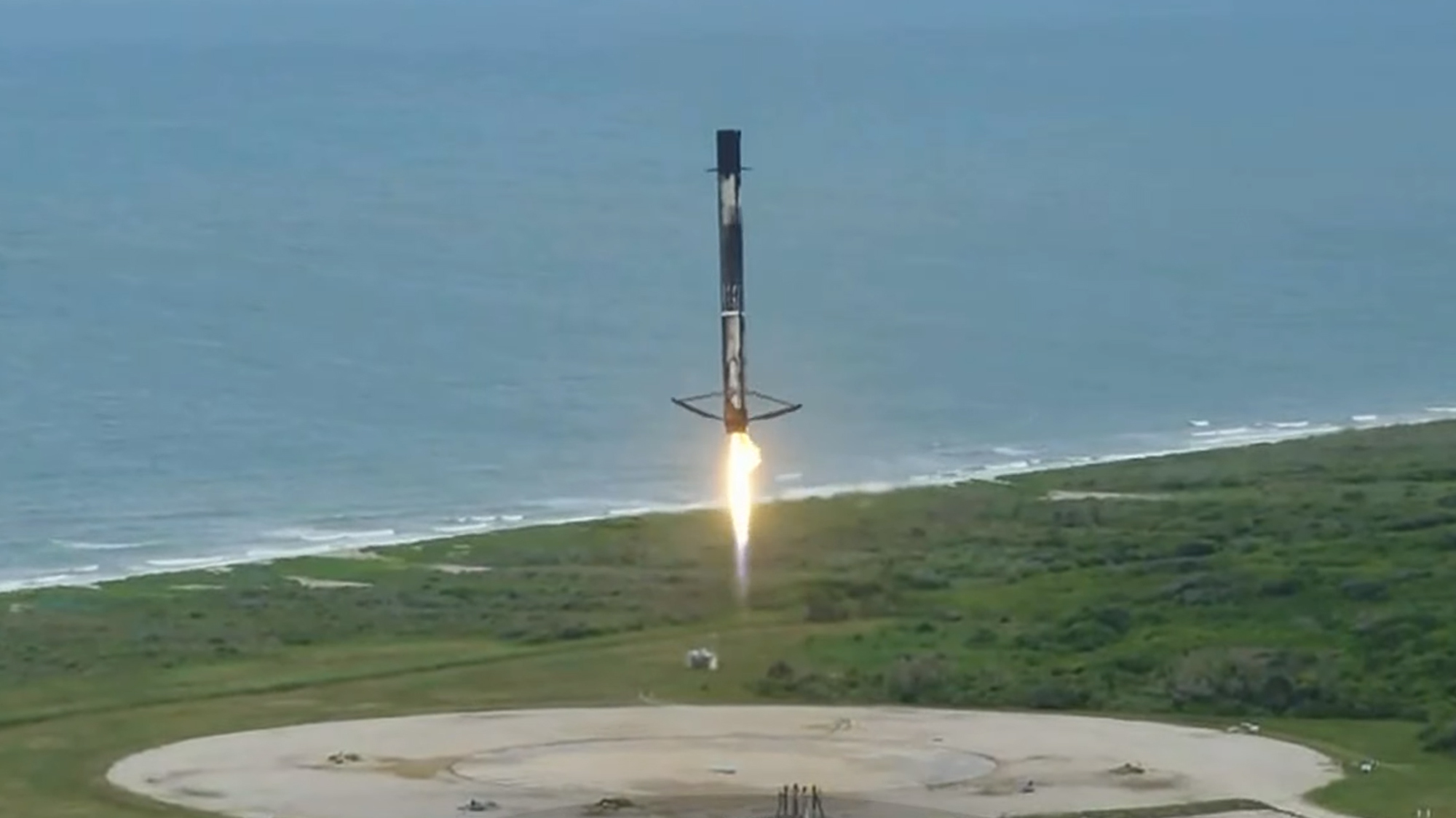 Flacon 9 first stage booster landing