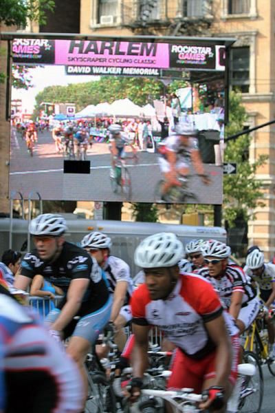 The peloton seems to be in a daze today.
