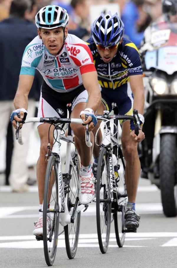 Fl&egrave;che Braban&ccedil;onne: Philippe Gilbert (Omega Pharma-Lotto) and Bjorn Leukemans (Vacansoleil-DCM) broke clear in the finale.
