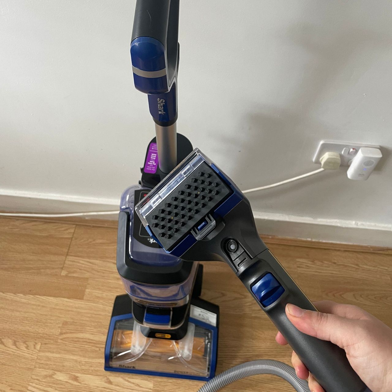 Shark CarpetXpert HairPro Pet Deep Carpet Cleaner with Spot Cleaner EX250UK hand tool