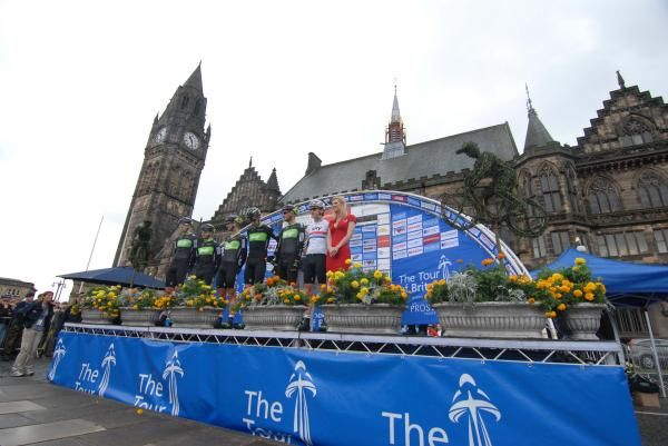 Team Sky signs in outside the Rochdale town hall.