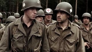 Damian Lewis and Ron Livingston walking in Band of Brothers