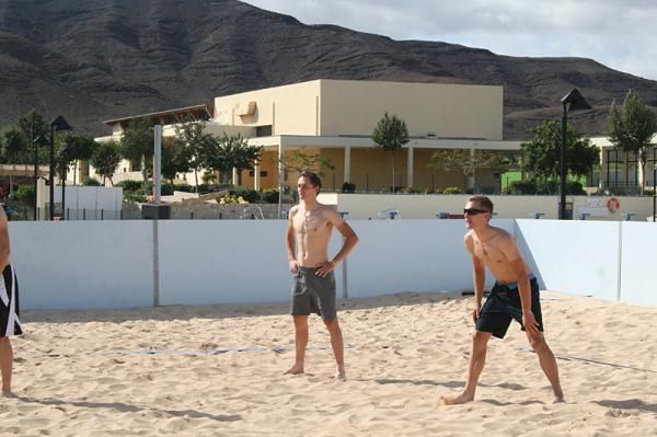 Breschel and Larsson decide on who will be Maverick and Goose