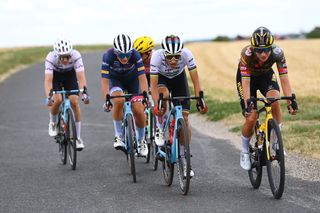 Elisa Balsamo and Marianne Vos lead the late attack