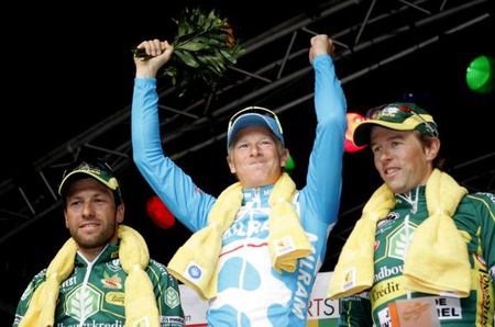 Geert Verheyen (2nd, Landbouwkredit), Fabian Wegmann (1st, Milram) and Bert Scheirlinckx (3rd, Landbouwkredit)