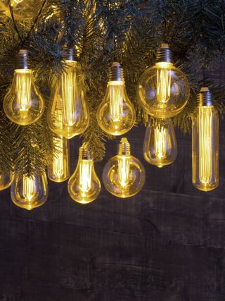 patio lighting ideas: vintage bulbs