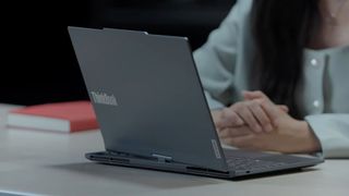 Lenovo Auto Twist AI PC