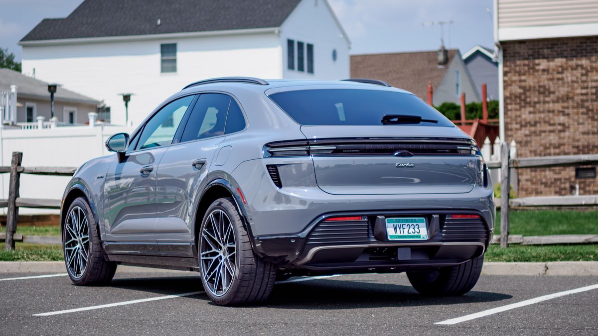 2026 Porsche Macan review.