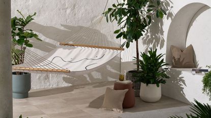 Garden hammock: Varena Body Outline Hammock