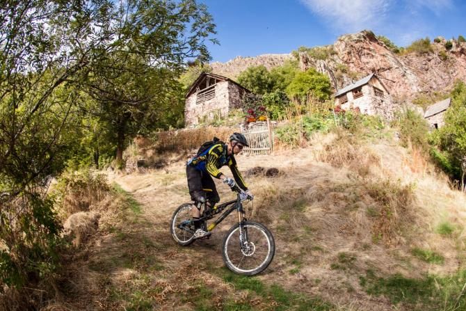 A Rose Vaujany rider in action