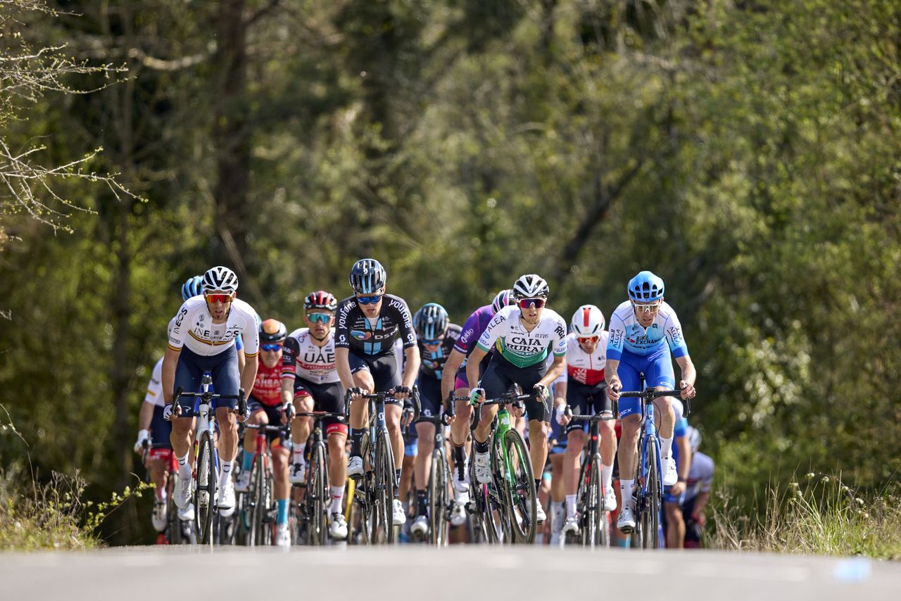 Peloton at the Itzulia Basque Country