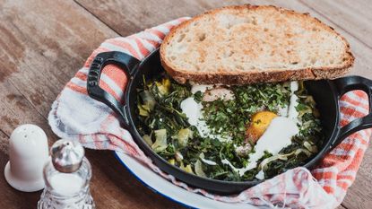 How to clean a cast iron skillet