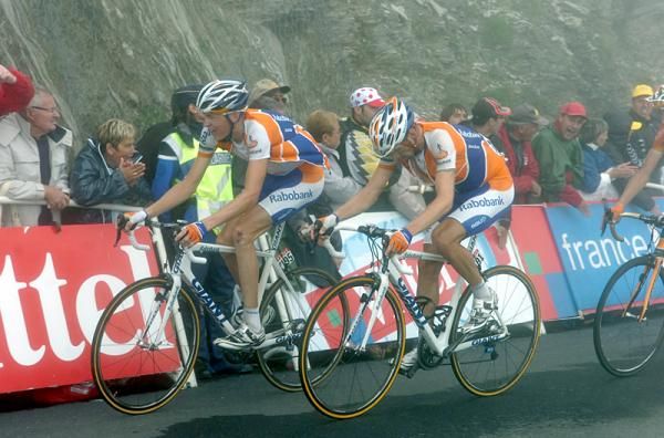 Robert Gesink buries himself for team captain Denis Menchov.