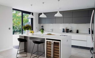 grey-and-white-kitchen-diner