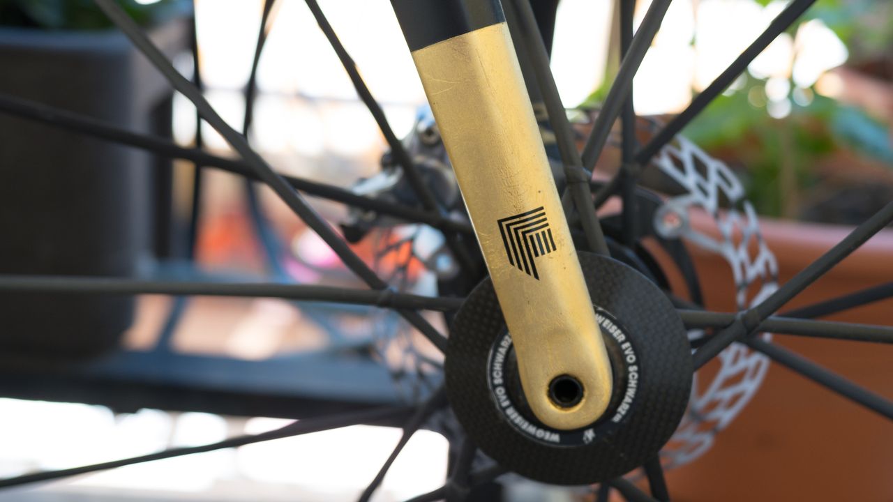 Festka Spectre gold leaf on fork