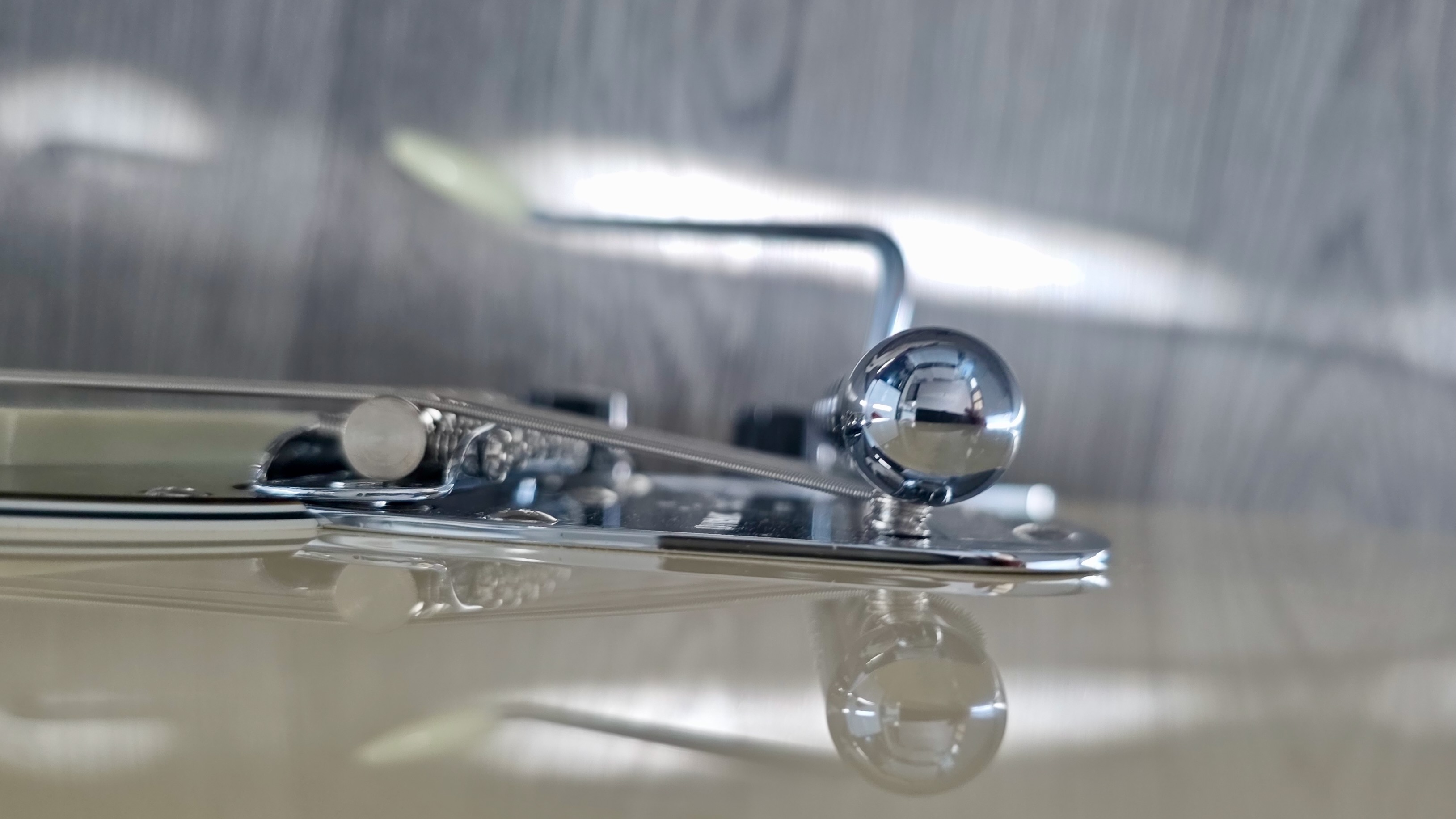 A Fender Vintera III Mid '60s Mustang bridge leaning back