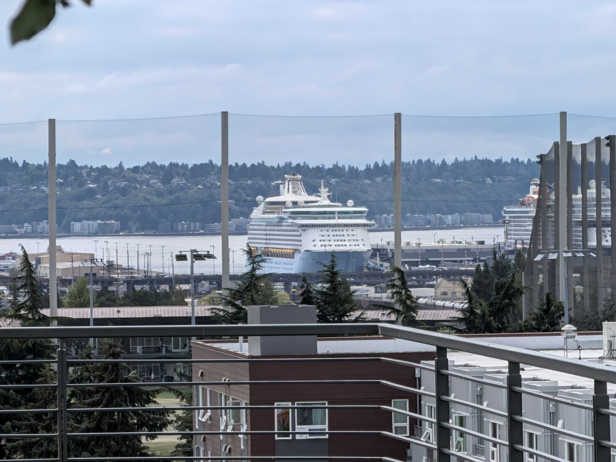 (10x) A cruise ship in the distance